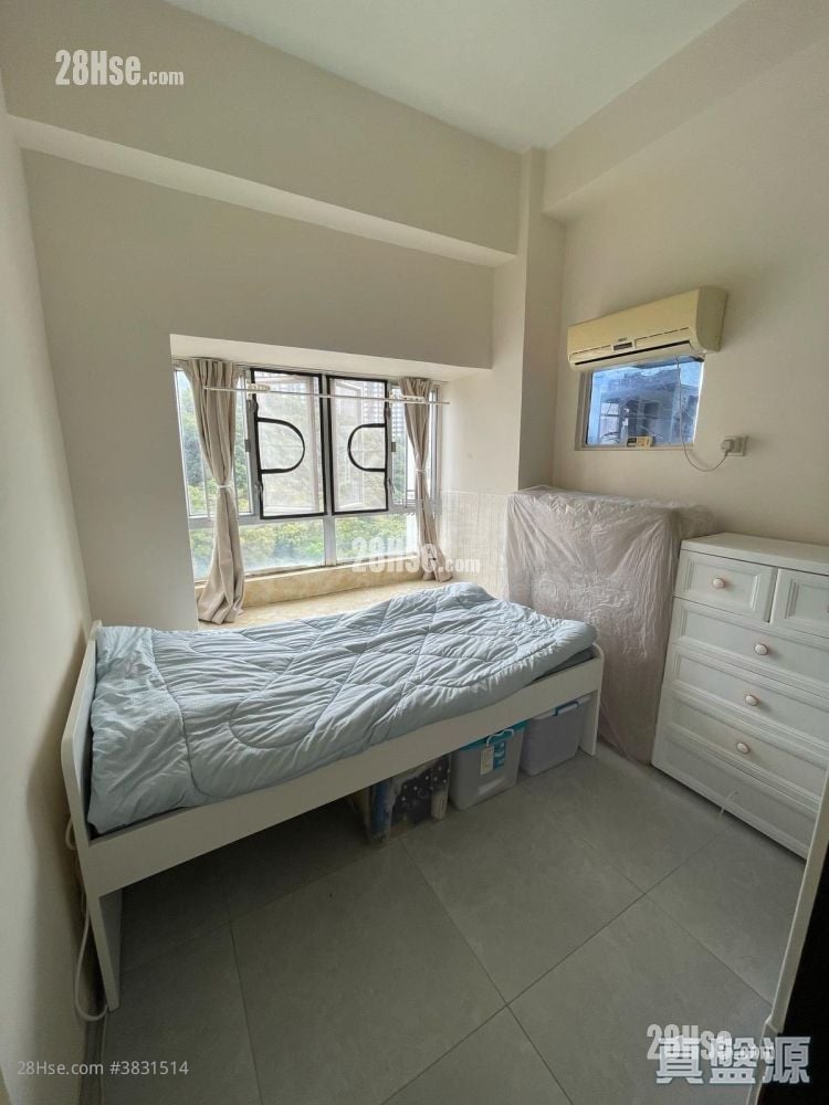 Brilliant Garden Sell 2 Bedrooms , 1 Bathroom 552 ft²