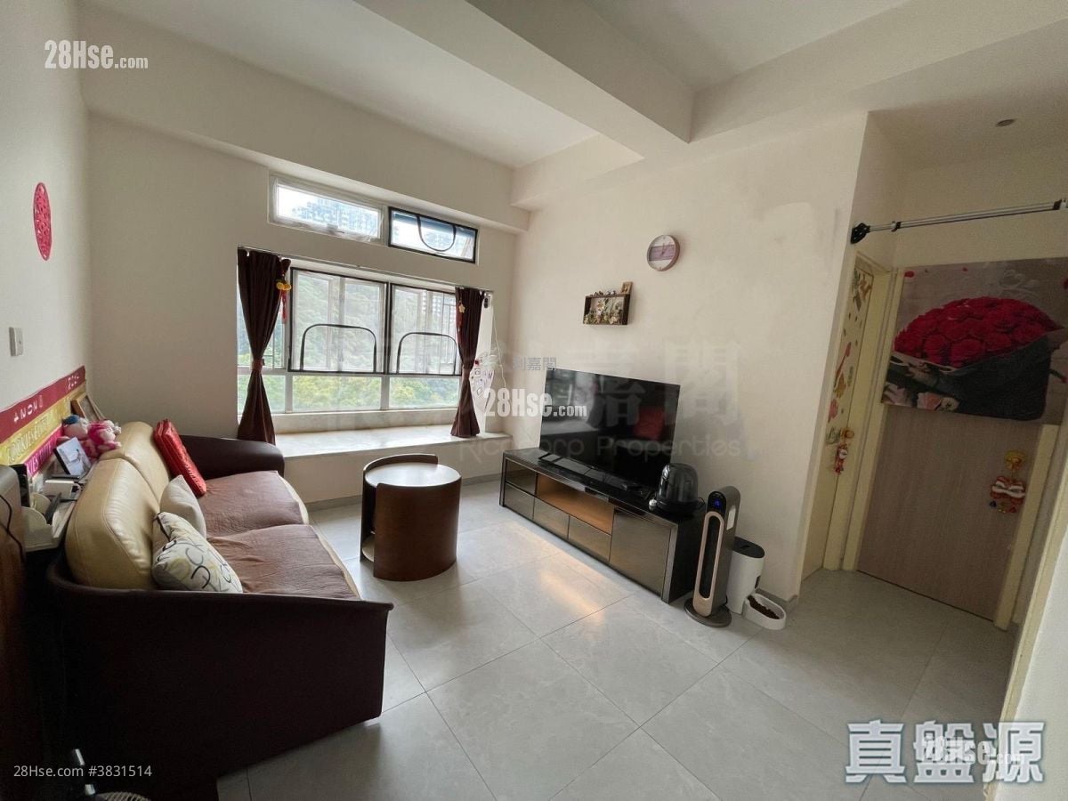 Brilliant Garden Sell 2 Bedrooms , 1 Bathroom 552 ft²