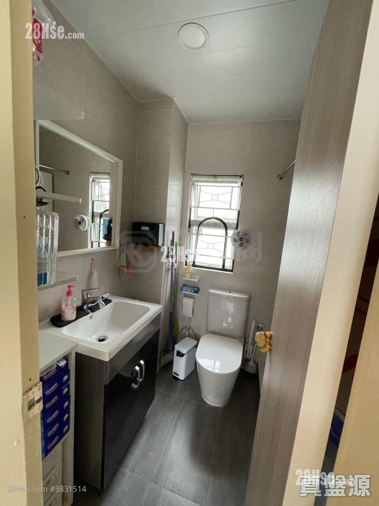 Brilliant Garden Sell 2 Bedrooms , 1 Bathroom 552 ft²