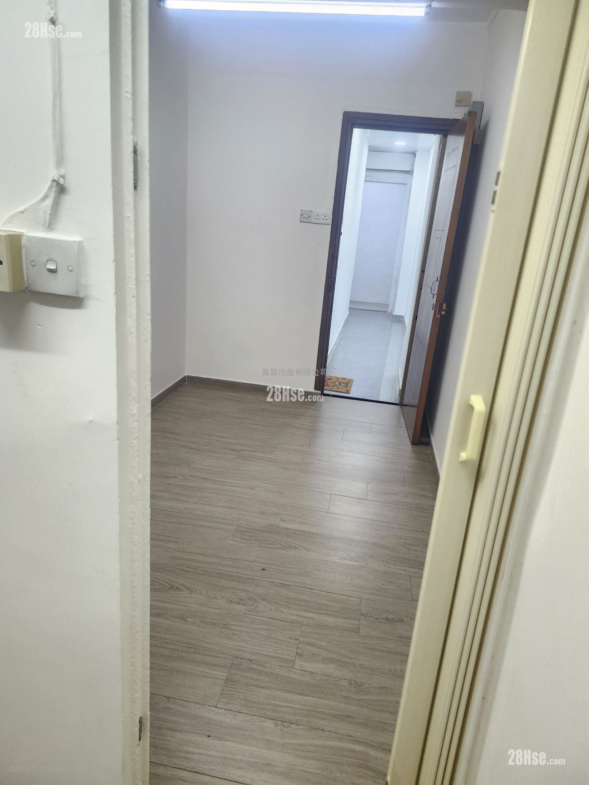 Wah Tak Building Rental 189 ft²
