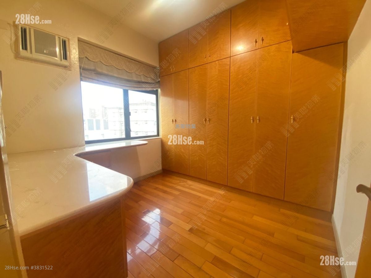 Edward Mansion Sell 5+ Bedrooms 1,109 ft²