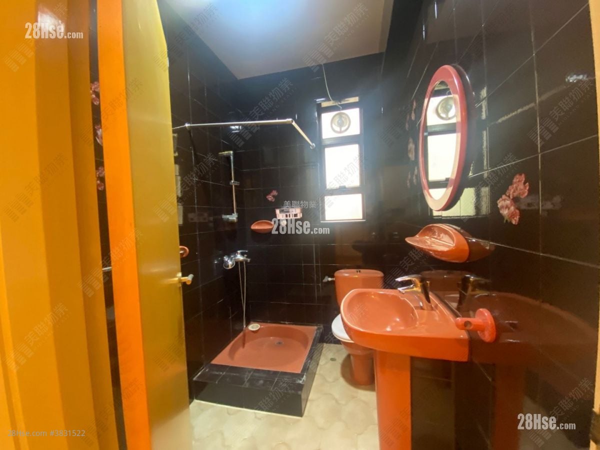 Edward Mansion Sell 5+ Bedrooms 1,109 ft²