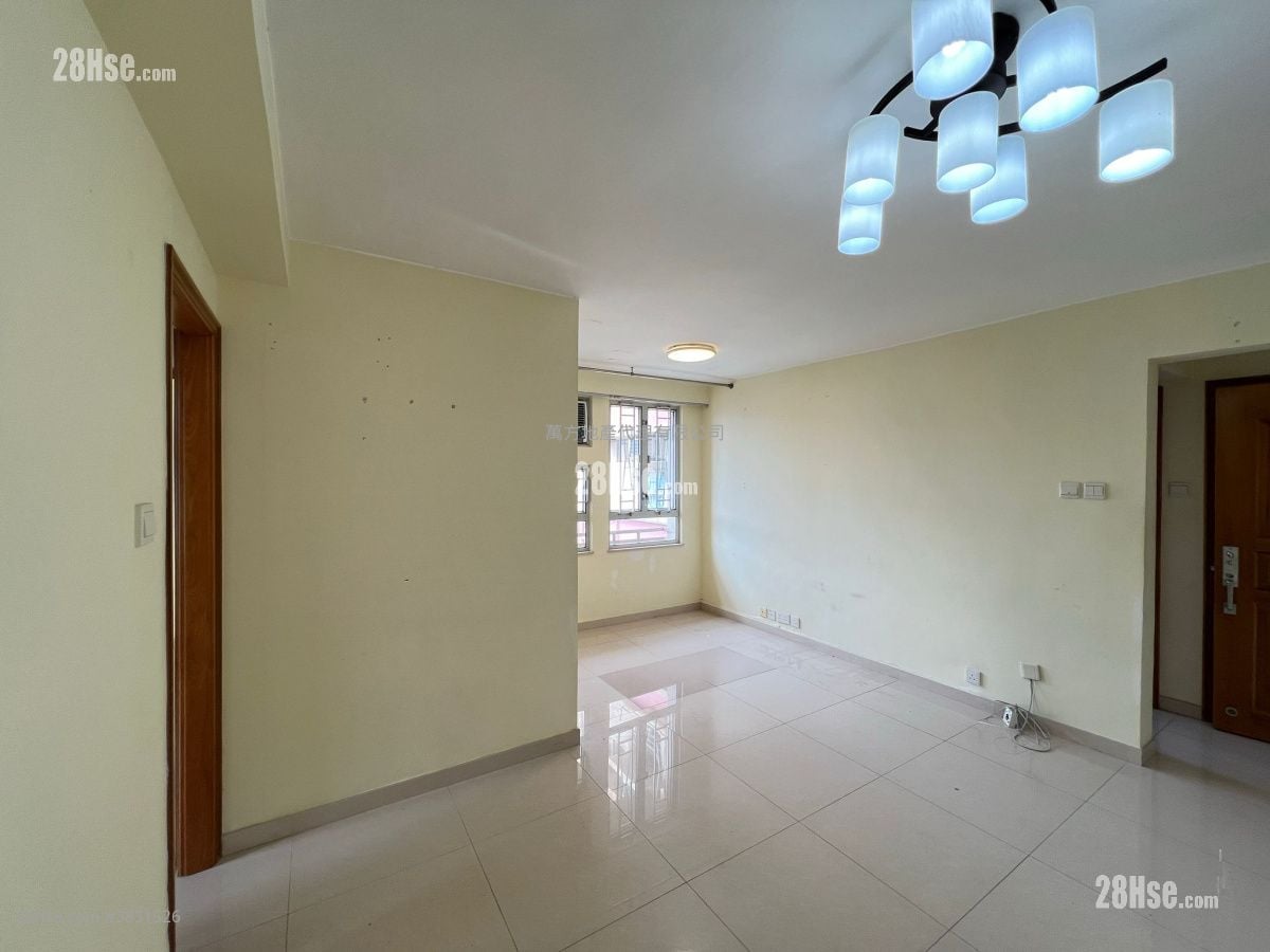 Yue Tin Court Sell 3 Bedrooms , 1 Bathroom 548 ft²