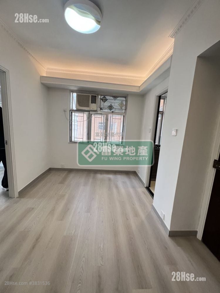Hung Wai Building Sell 2 Bedrooms , 1 Bathroom 302 ft²