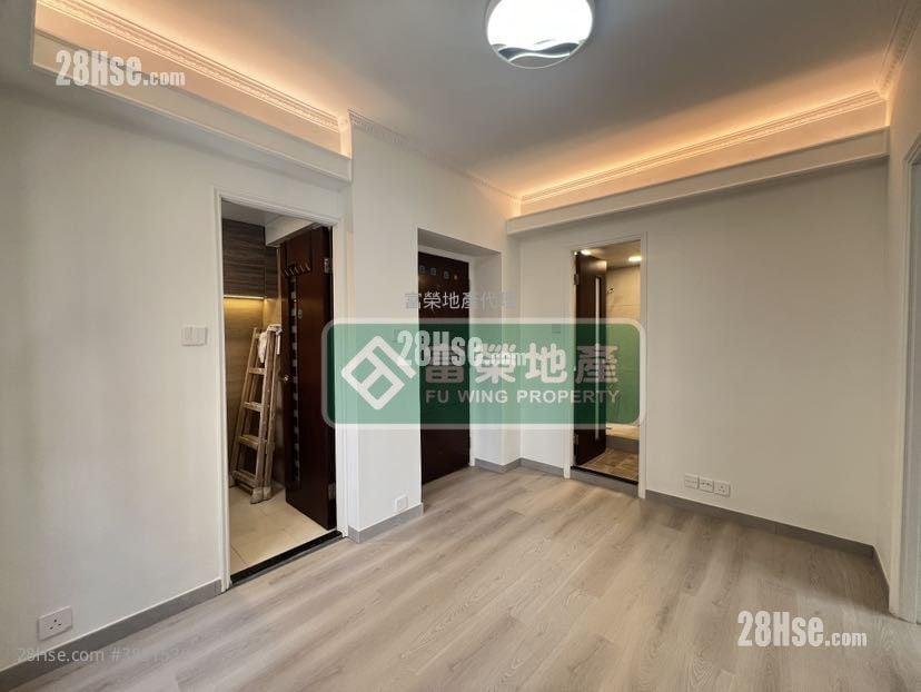 Hung Wai Building Sell 2 Bedrooms , 1 Bathroom 302 ft²