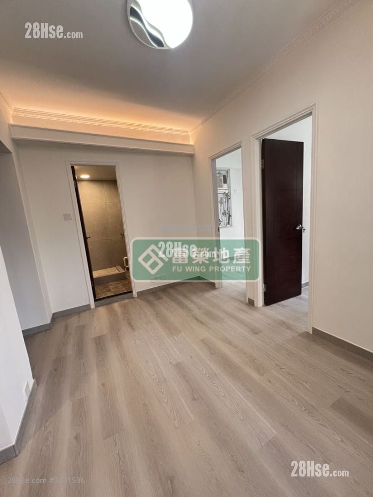 Hung Wai Building Sell 2 Bedrooms , 1 Bathroom 302 ft²