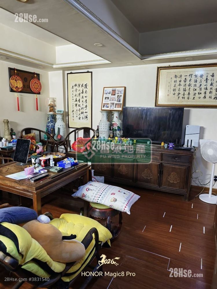 Chinese Mansion Sell 3 Bedrooms , 1 Bathroom 515 ft²