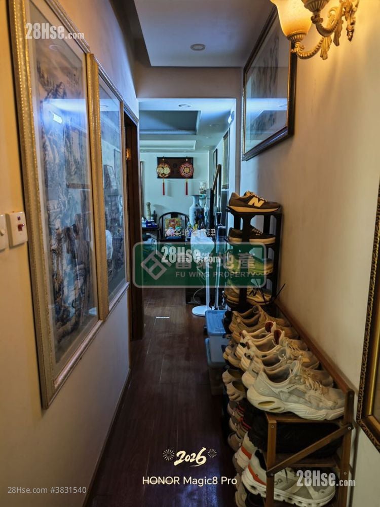 Chinese Mansion Sell 3 Bedrooms , 1 Bathroom 515 ft²
