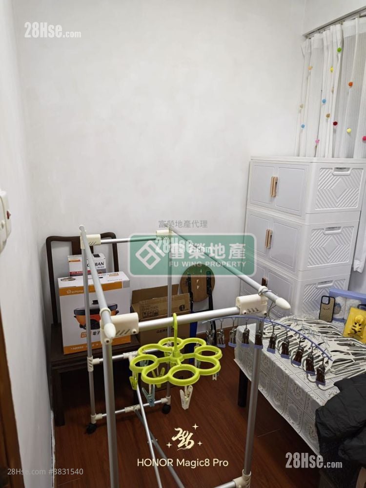 Chinese Mansion Sell 3 Bedrooms , 1 Bathroom 515 ft²