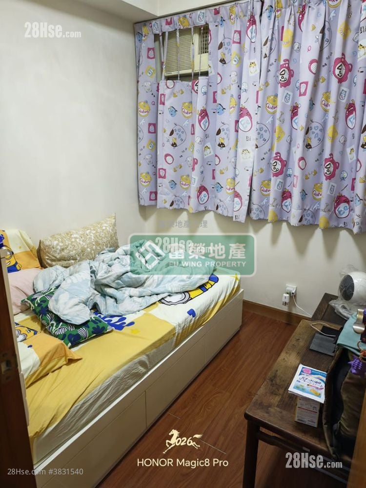 Chinese Mansion Sell 3 Bedrooms , 1 Bathroom 515 ft²