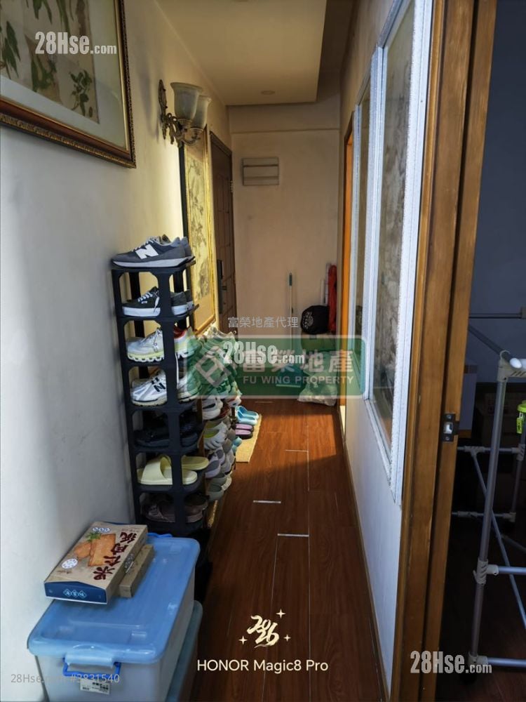 Chinese Mansion Sell 3 Bedrooms , 1 Bathroom 515 ft²