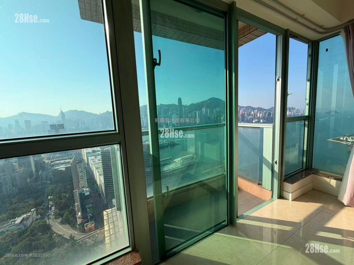 露台: 港景峰 租盘 3 房 , 2 浴室 821 平方尺
