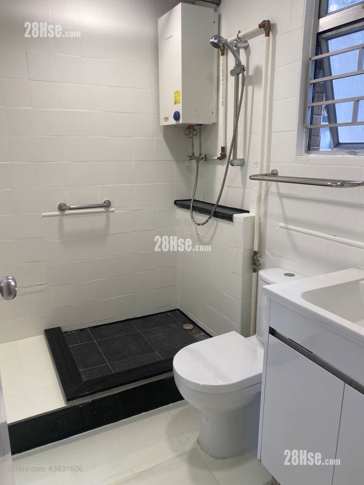 Harbour Heights Rental 2 Bathrooms 858 ft²