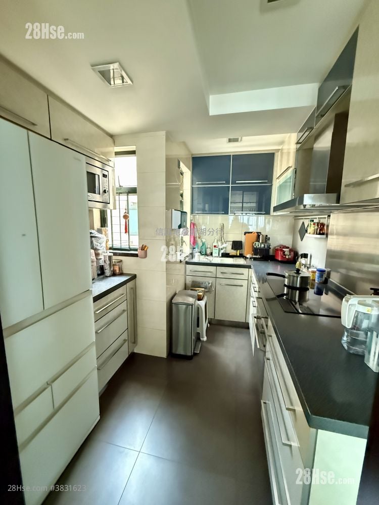 Dawning Views Sell 4 Bedrooms , 2 Bathrooms 940 ft²