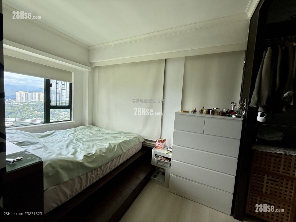 Dawning Views Sell 4 Bedrooms , 2 Bathrooms 940 ft²