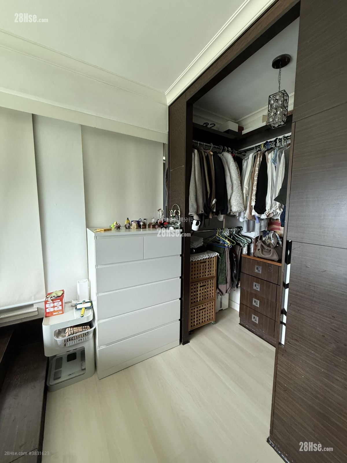 Dawning Views Sell 4 Bedrooms , 2 Bathrooms 940 ft²