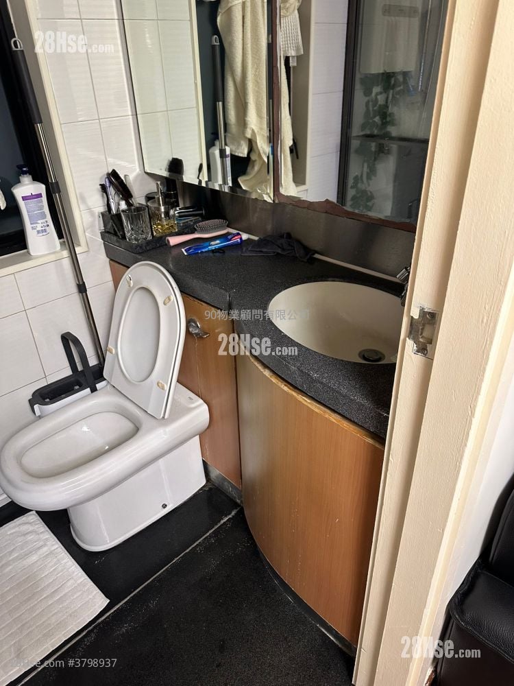 Imperial Terrace Sell 292 ft²