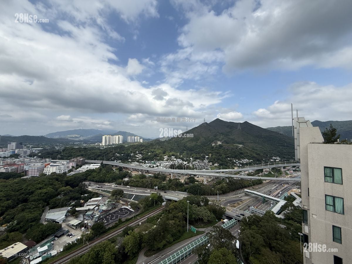 Dawning Views Sell 4 Bedrooms , 2 Bathrooms 940 ft²