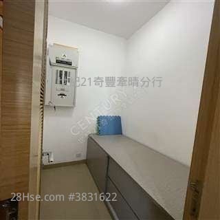 Mount One Rental 3 Bedrooms , 2 Bathrooms 823 ft²