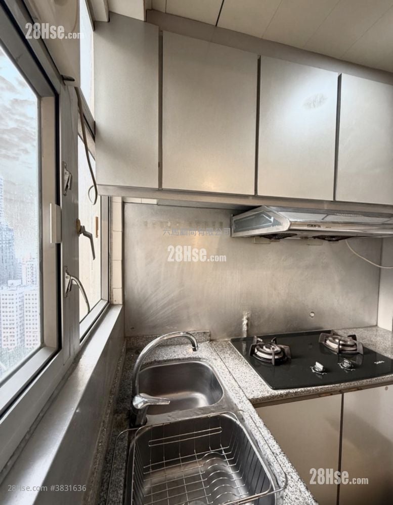 Smithfield Terrace Sell Studio , 1 Bathroom 221 ft²
