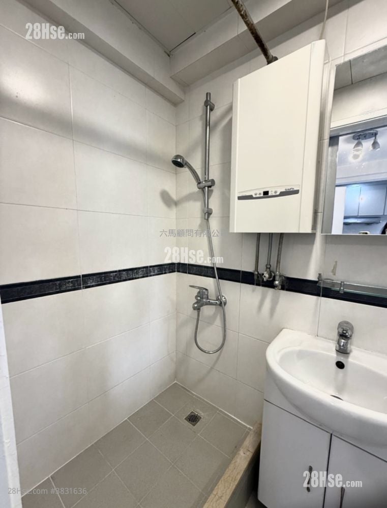Smithfield Terrace Sell Studio , 1 Bathroom 221 ft²