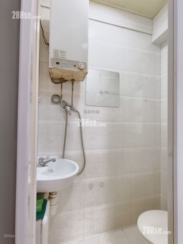 Honour Building Rental 2 Bedrooms , 1 Bathroom 318 ft²