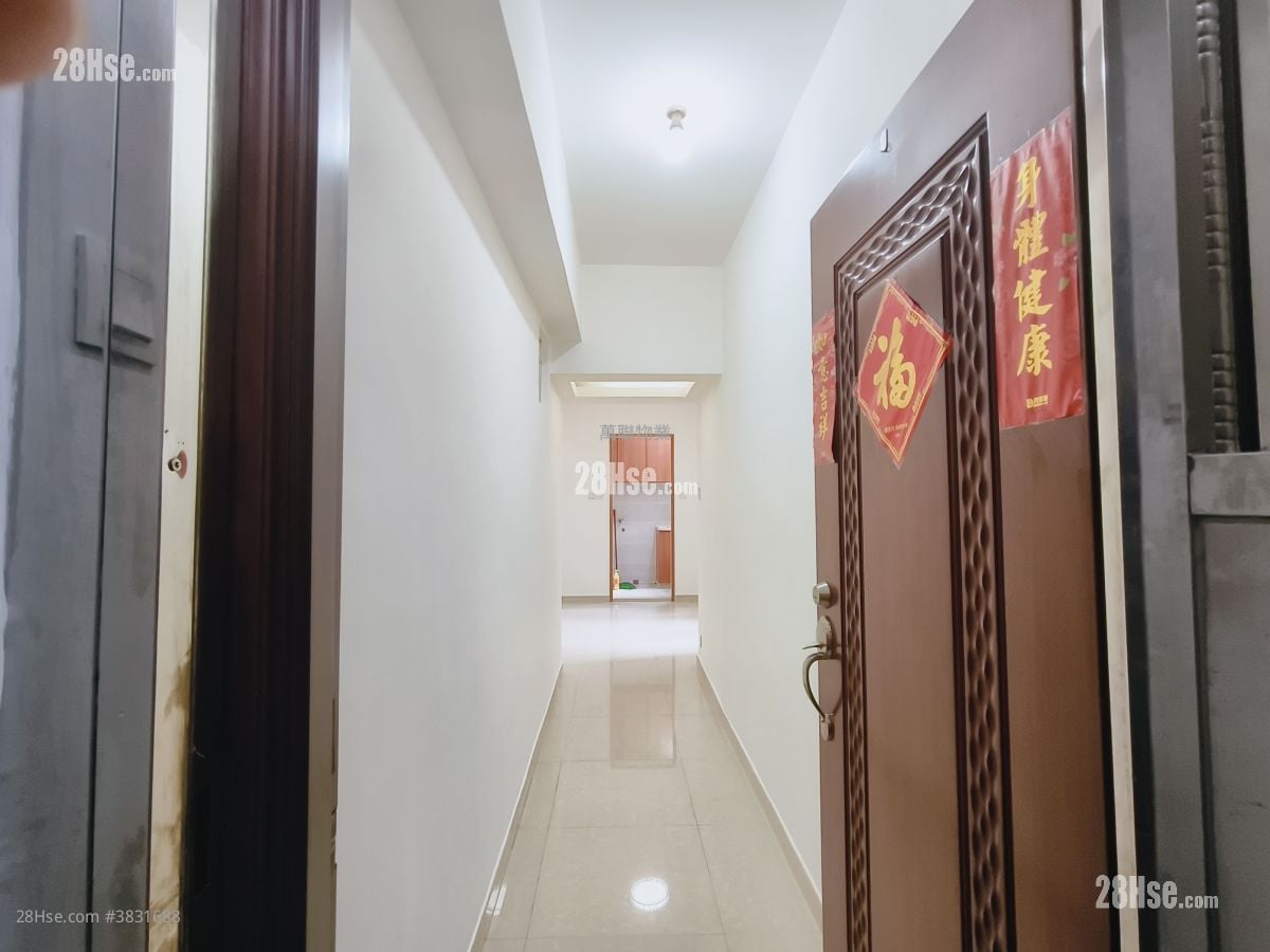 Honour Building Rental 2 Bedrooms , 1 Bathroom 318 ft²