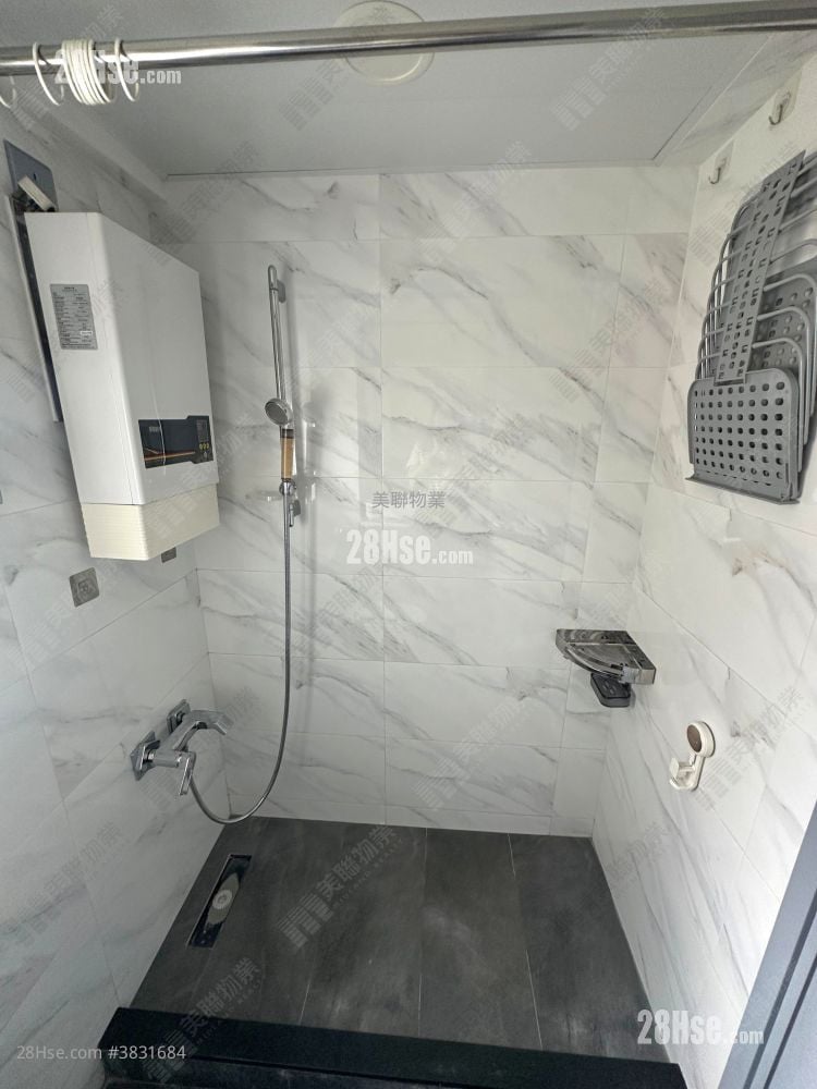 Marina Garden Sell 3 Bedrooms , 2 Bathrooms 567 ft²