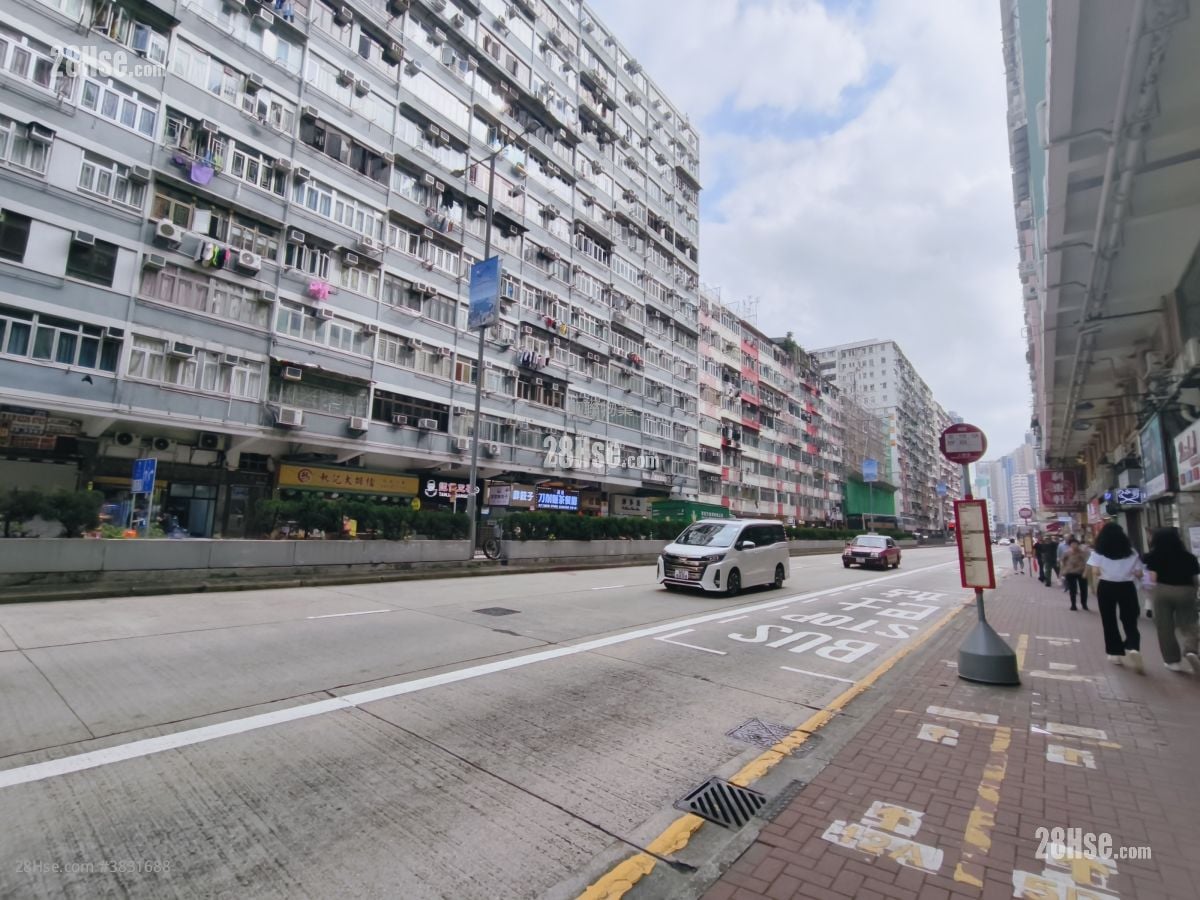 Honour Building Rental 2 Bedrooms , 1 Bathroom 318 ft²
