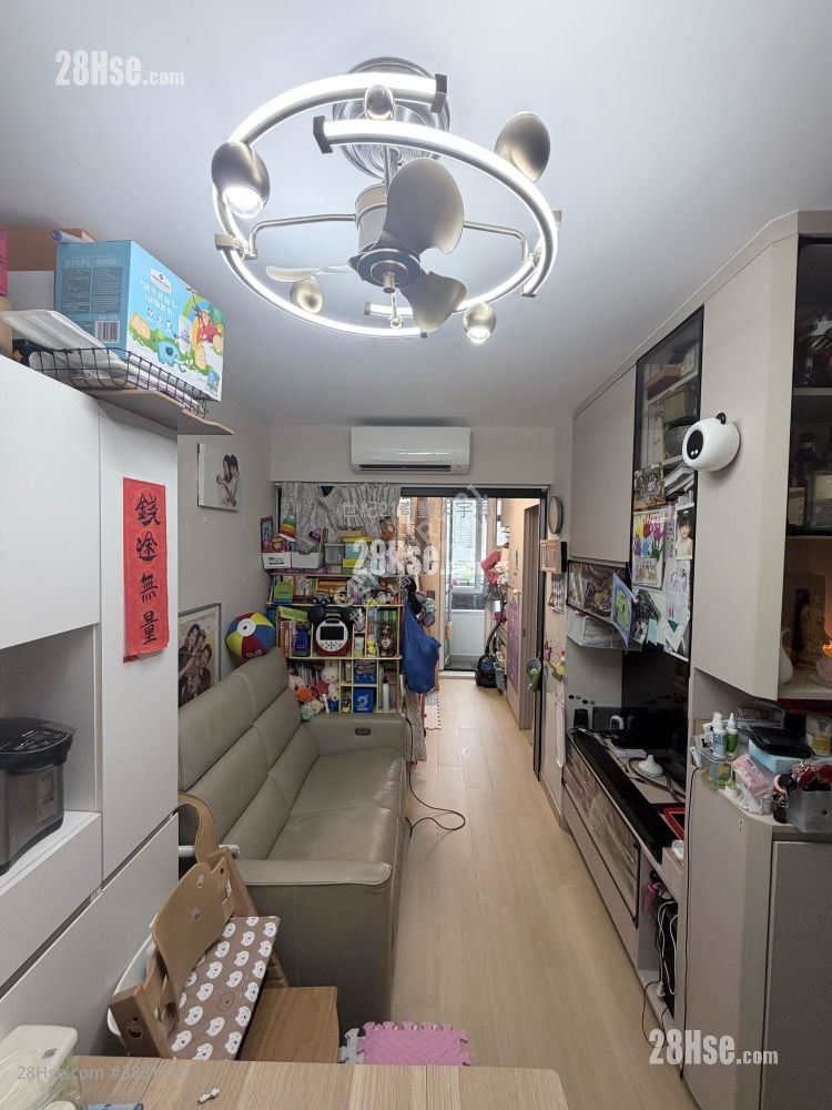 Kam Chun Court Sell 2 Bedrooms , 1 Bathroom 427 ft²