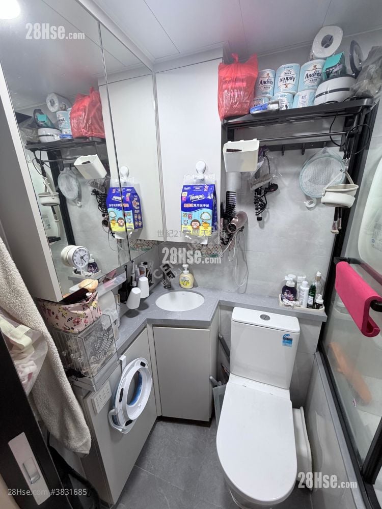 Kam Chun Court Sell 2 Bedrooms , 1 Bathroom 427 ft²