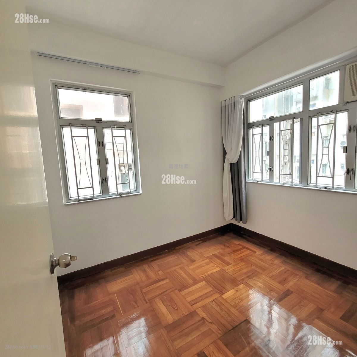 Mary Court Rental 2 Bedrooms , 1 Bathroom 354 ft²