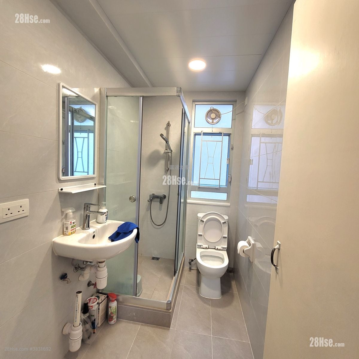 Mary Court Rental 2 Bedrooms , 1 Bathroom 354 ft²