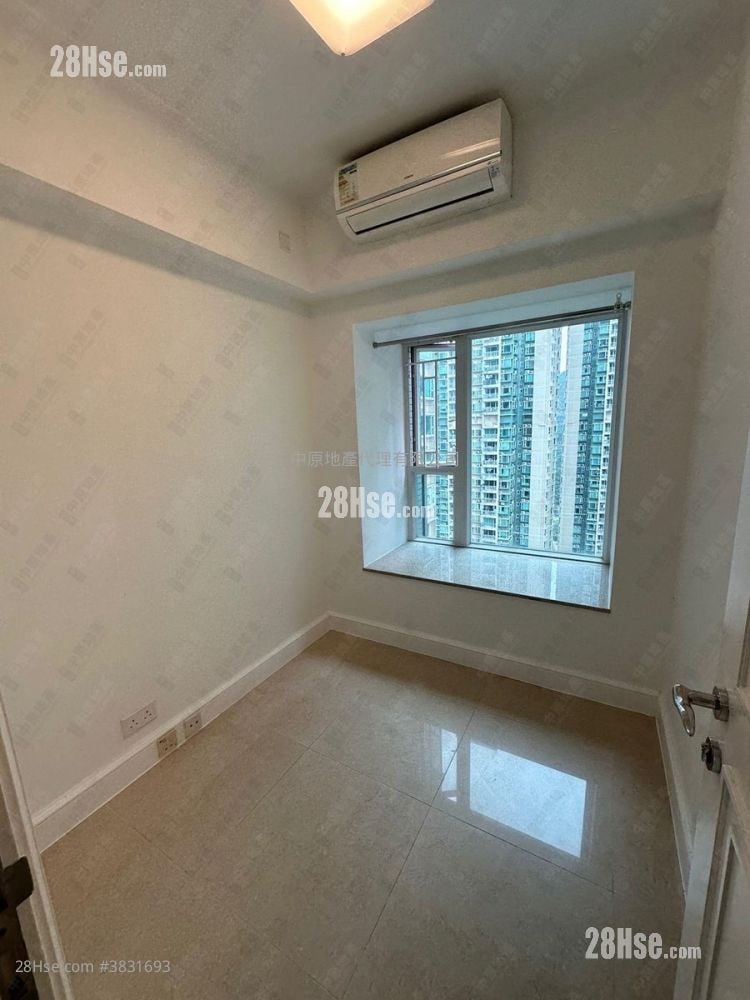 Metro Town Sell 3 Bedrooms , 2 Bathrooms 629 ft²