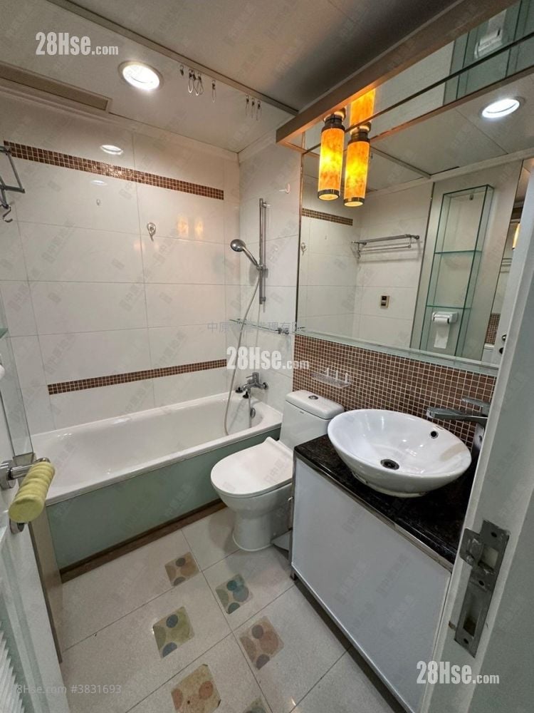 Metro Town Sell 3 Bedrooms , 2 Bathrooms 629 ft²