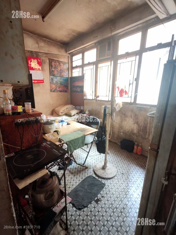 Joy Fat House Sell 5+ Bedrooms , 2 Bathrooms 766 ft²