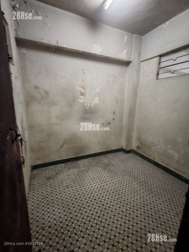 Joy Fat House Sell 5+ Bedrooms , 2 Bathrooms 766 ft²