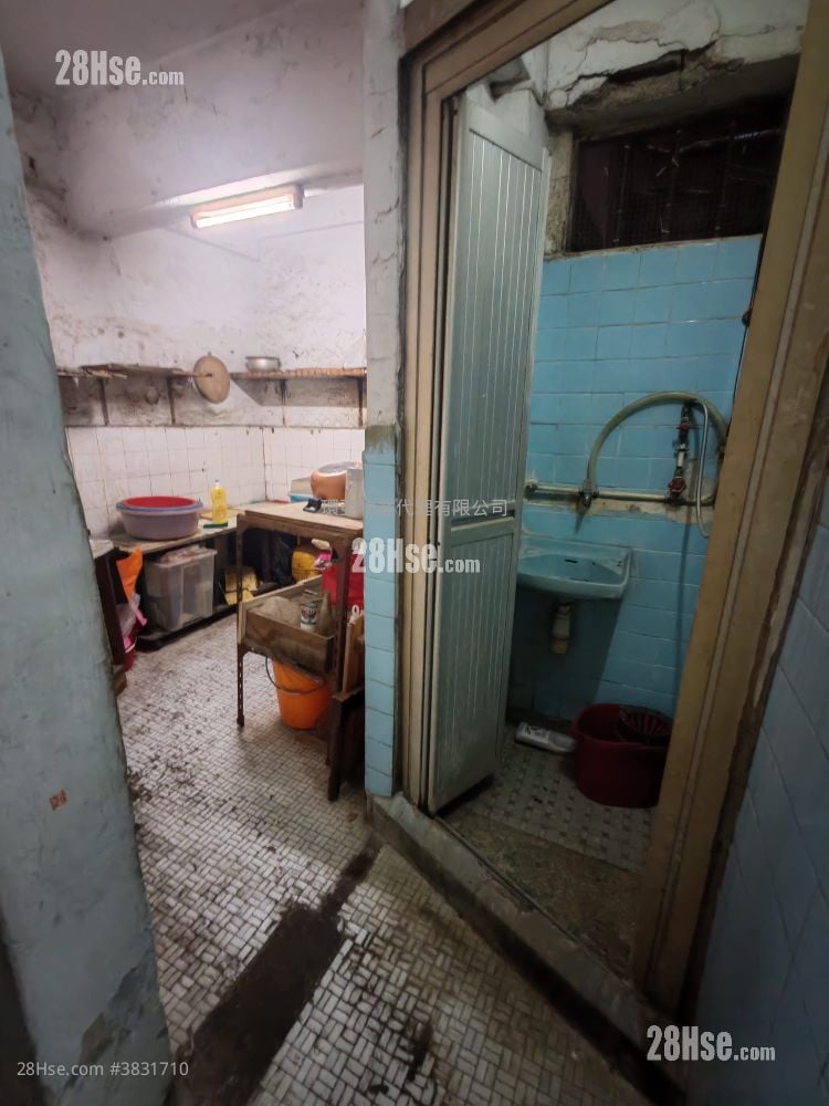 Joy Fat House Sell 5+ Bedrooms , 2 Bathrooms 766 ft²