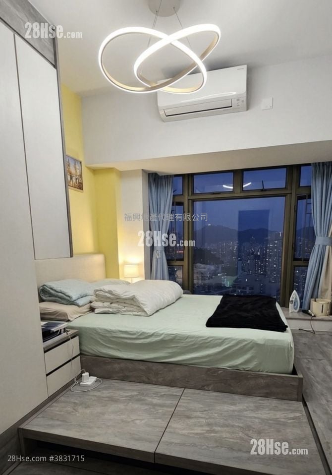 Royal Peninsula Sell 2 Bedrooms , 1 Bathroom 592 ft²
