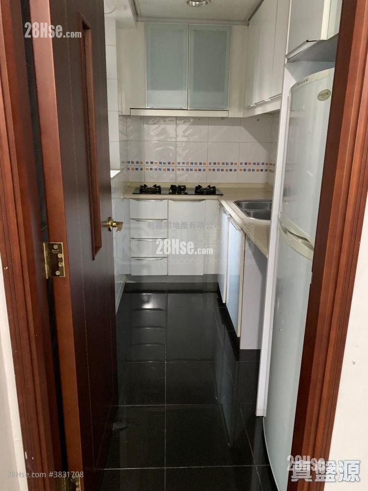 The Merton Sell 3 Bedrooms , 2 Bathrooms 660 ft²
