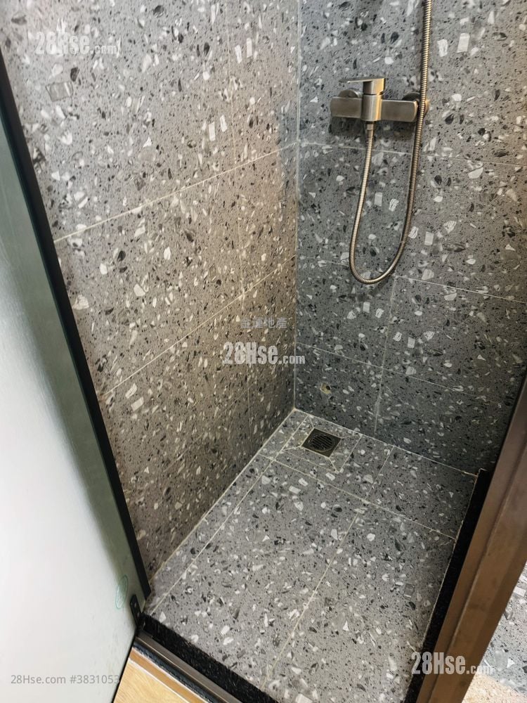 Tung Lok Mansion Rental 180 ft²