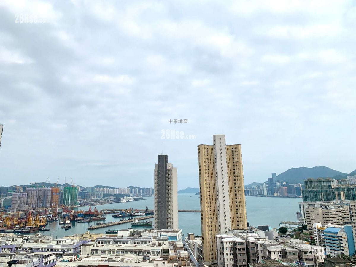 City Hub Sell 2 Bedrooms , 1 Bathroom 536 ft²