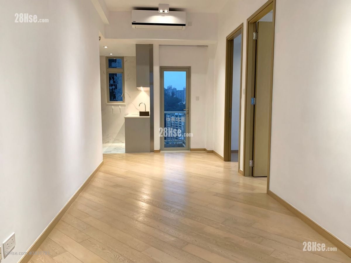City Hub Sell 2 Bedrooms , 1 Bathroom 536 ft²
