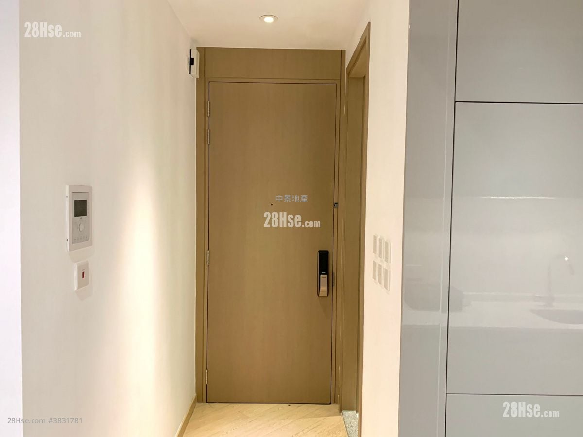 City Hub Sell 2 Bedrooms , 1 Bathroom 536 ft²