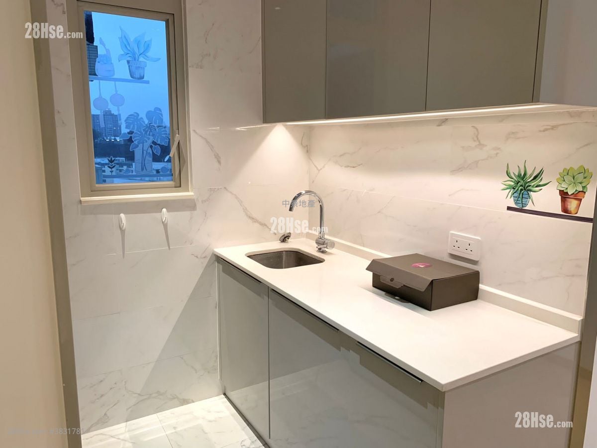 City Hub Sell 2 Bedrooms , 1 Bathroom 536 ft²