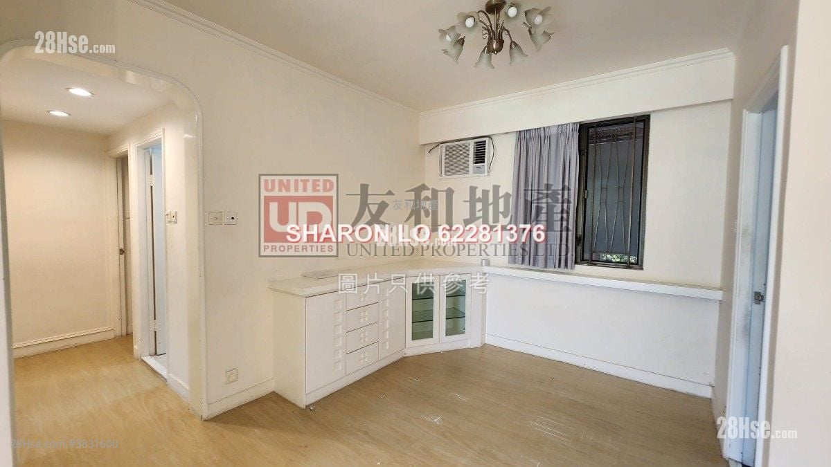Kent Court Sell 3 Bedrooms , 2 Bathrooms 882 ft²
