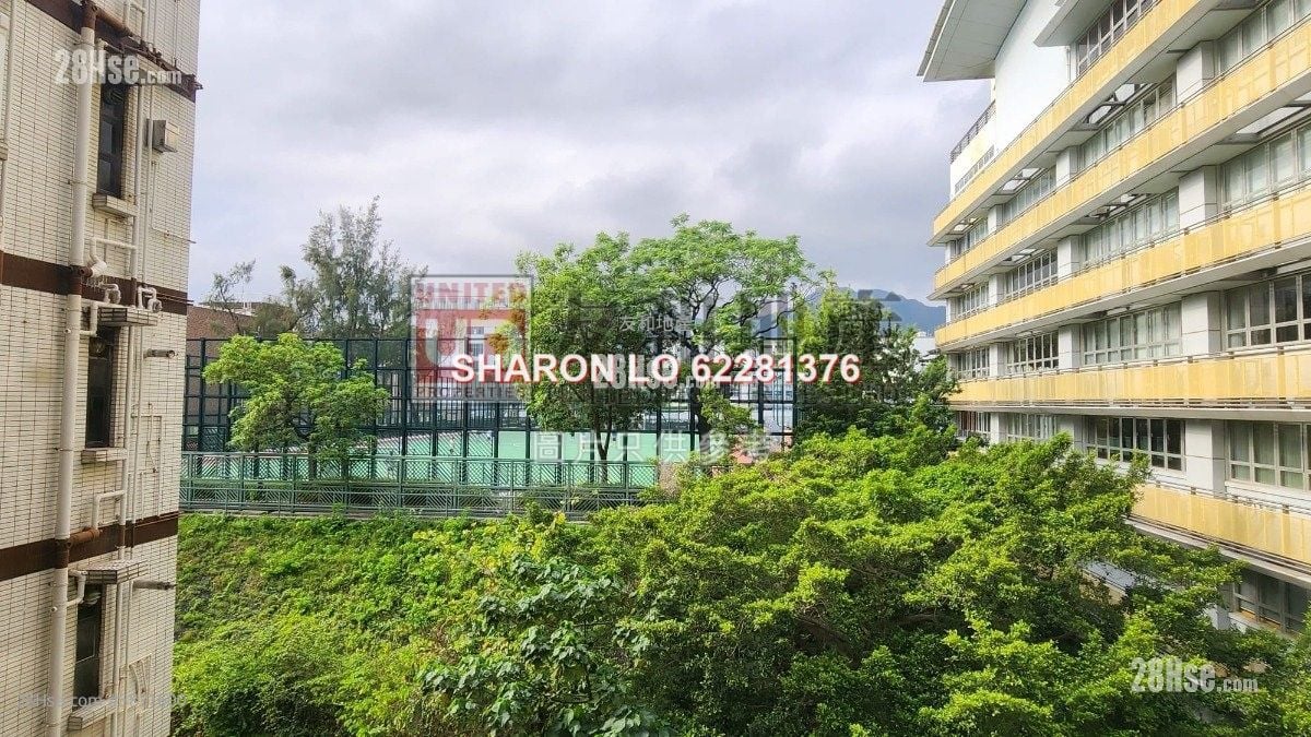 Kent Court Sell 3 Bedrooms , 2 Bathrooms 882 ft²