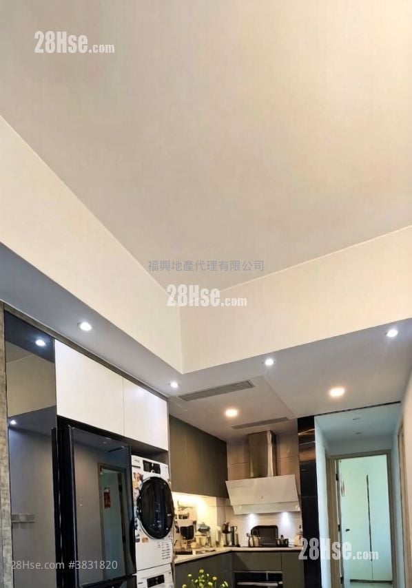 Royal Peninsula Sell 2 Bedrooms , 1 Bathroom 592 ft²