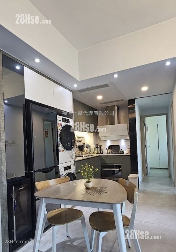 Royal Peninsula Sell 2 Bedrooms , 1 Bathroom 592 ft²