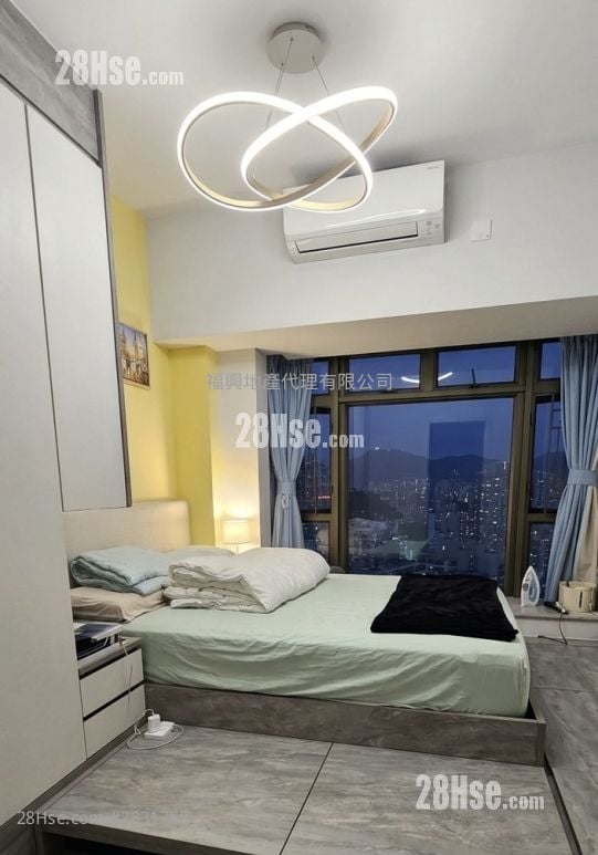 Royal Peninsula Sell 2 Bedrooms , 1 Bathroom 592 ft²